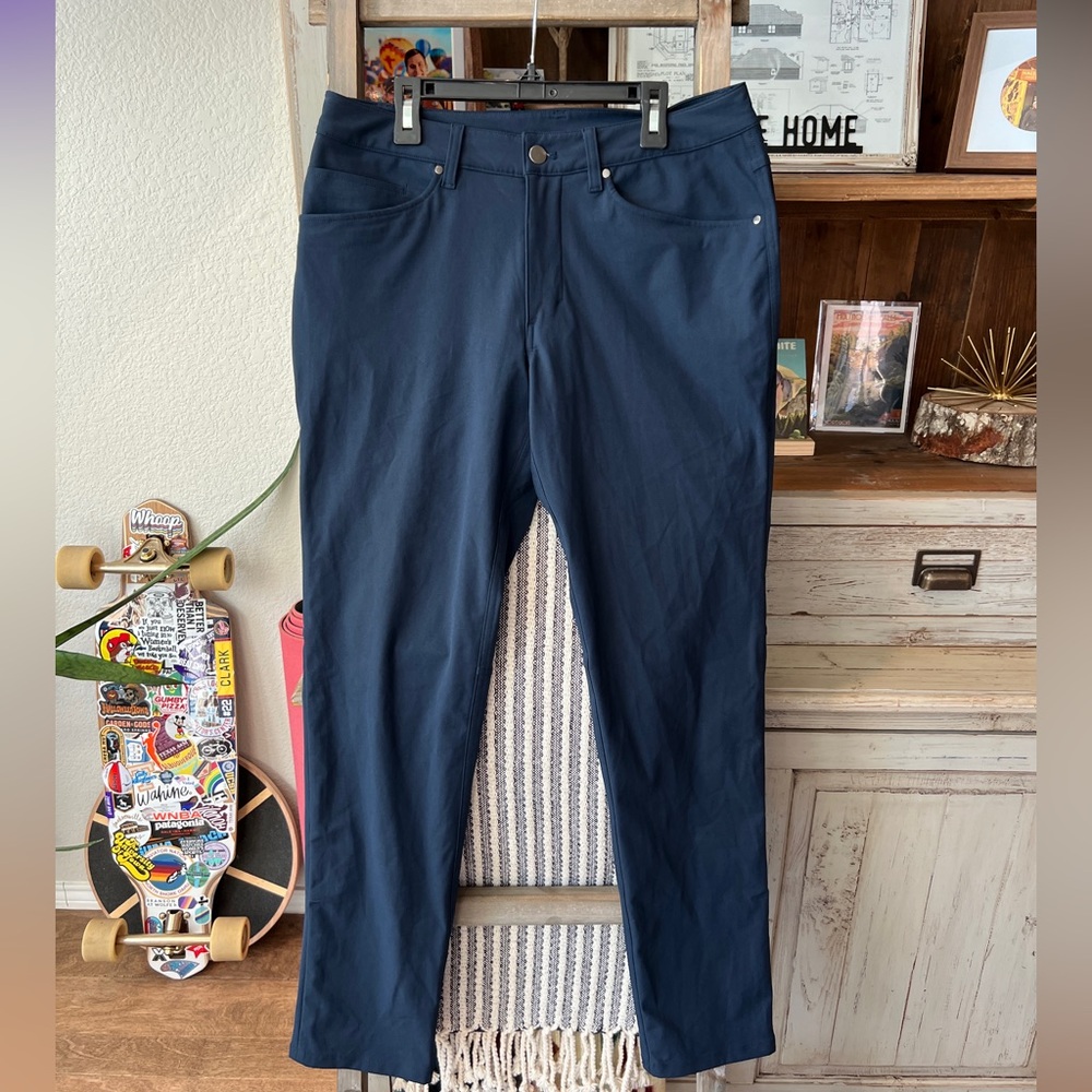 Lululemon men’s ABC classic fit pants size 30 waist